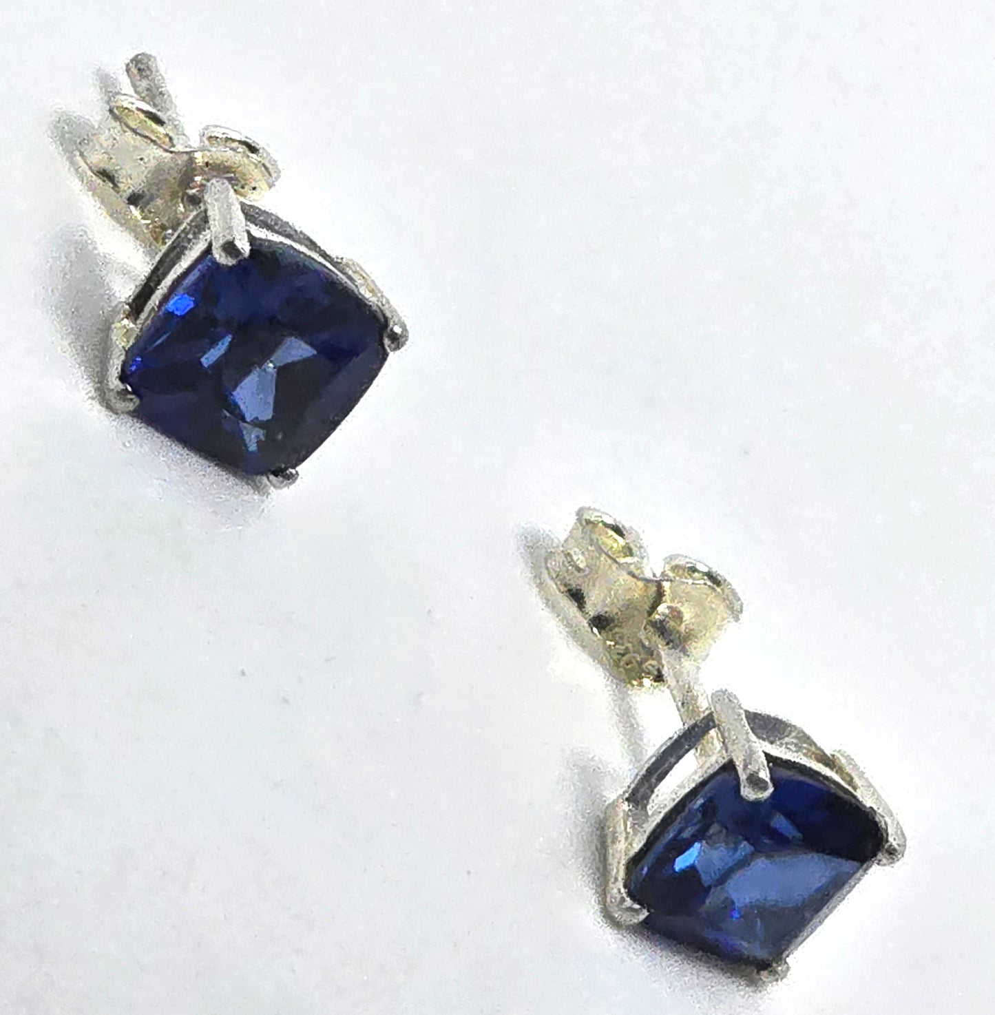 STS blue sapphire princess cut 1ct sterling silver stud earrings NWT