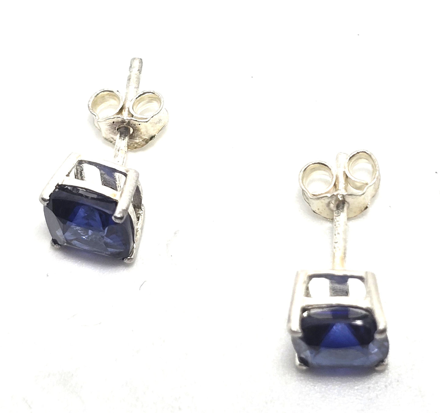 STS blue sapphire princess cut 1ct sterling silver stud earrings NWT