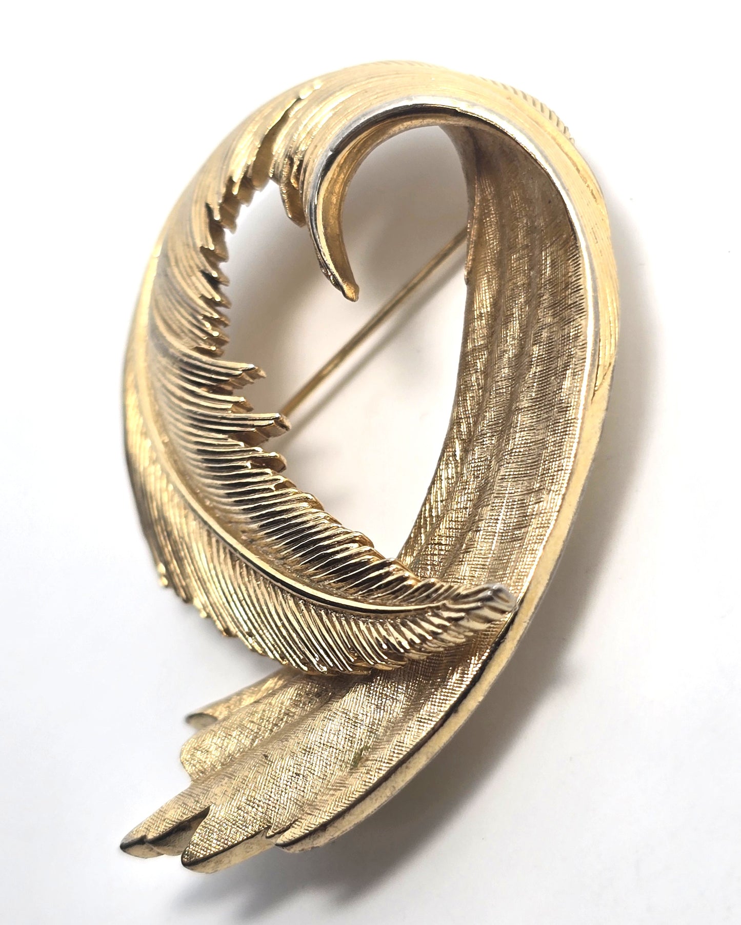 Crown Trifari vintage brushed feather swirl gold toned vintage signed brooch