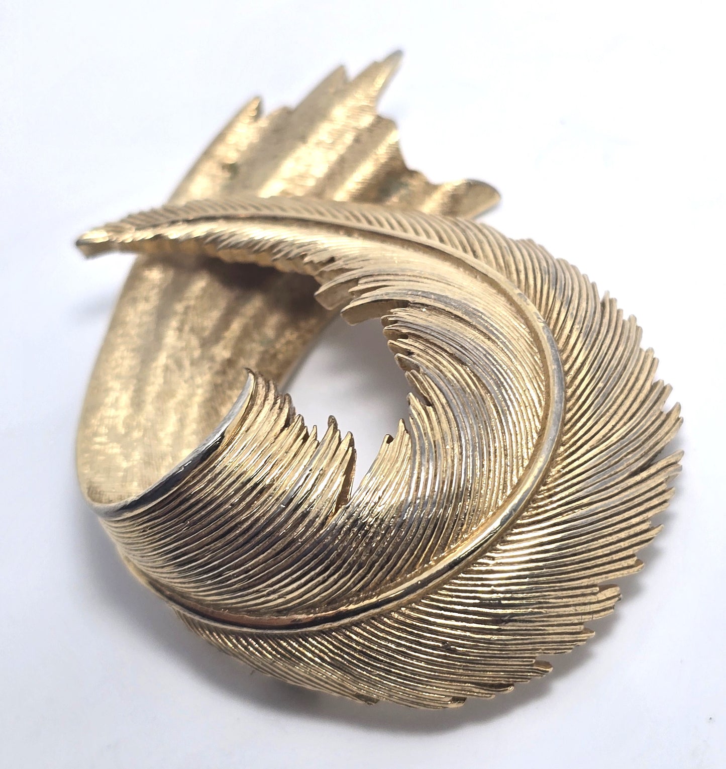 Crown Trifari vintage brushed feather swirl gold toned vintage signed brooch