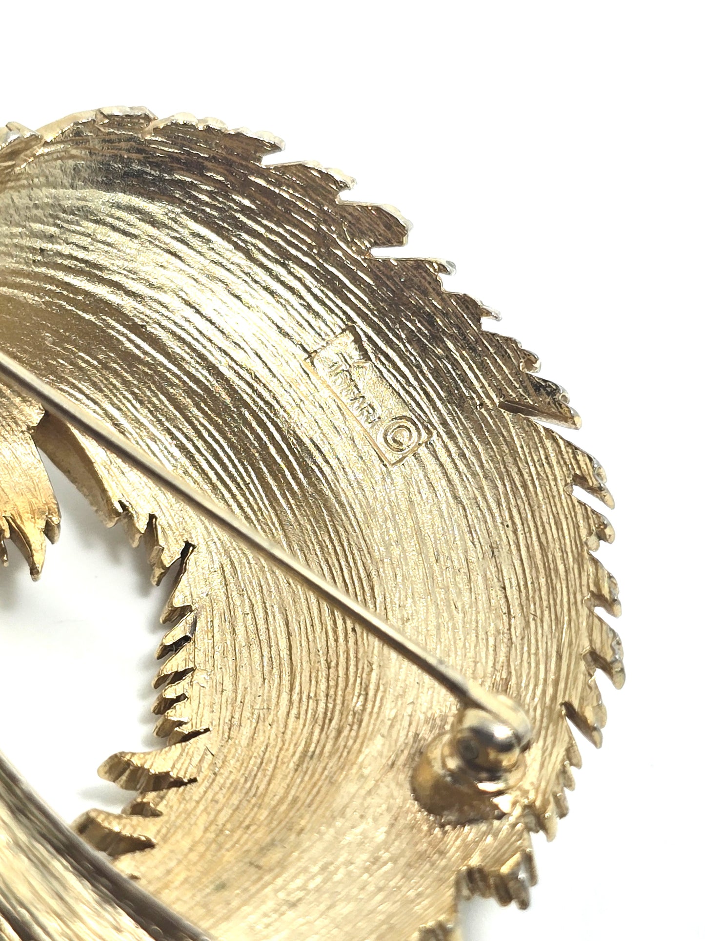 Crown Trifari vintage brushed feather swirl gold toned vintage signed brooch