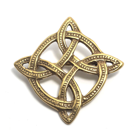 MMA 1982 Celtic knot gold toned vintage signed brooch Metropolitan Museum of Art