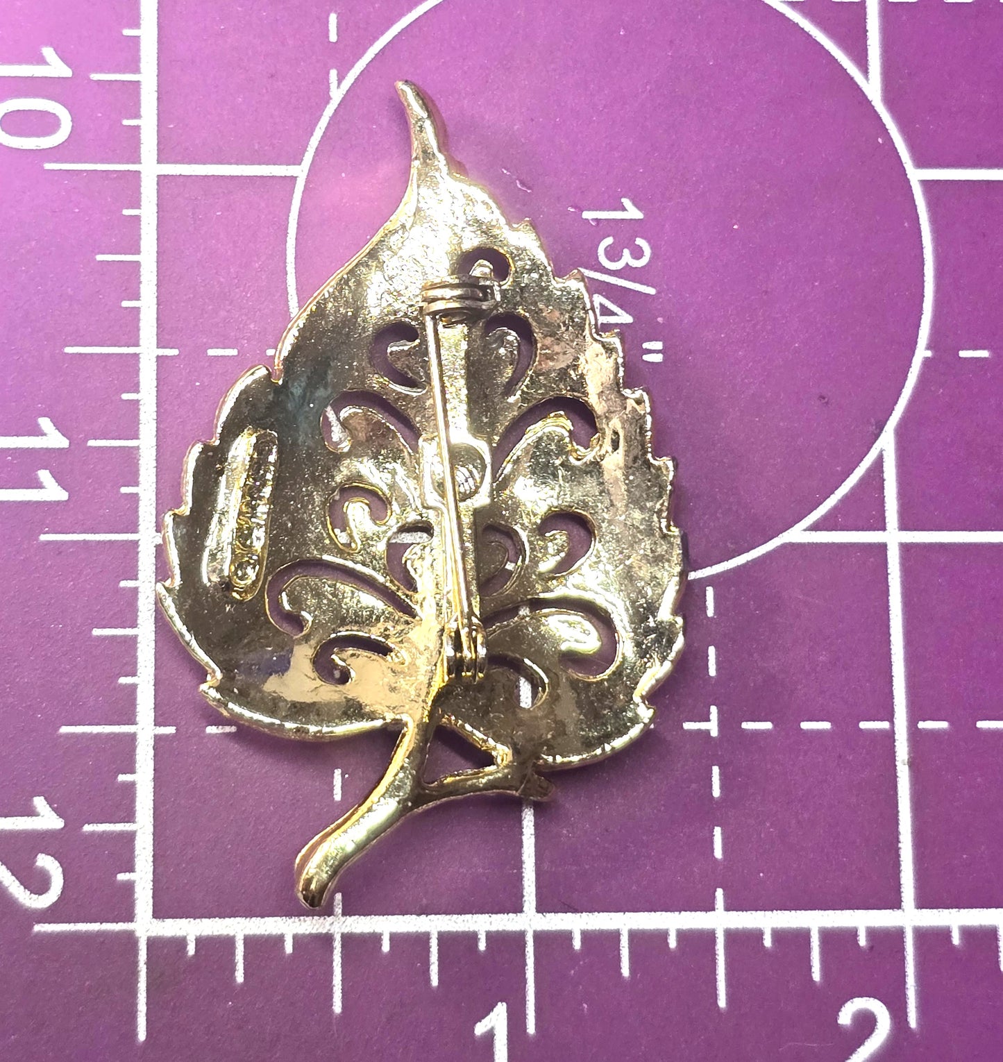 Gerry's filigree scroll leaf gold toned vintage signed brooch fall harvest nature