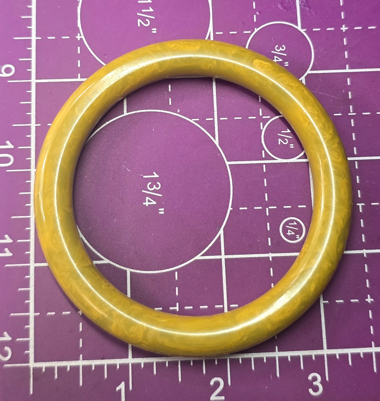 Marbled Olive yellow green swirl Bakelite thick vintage bangle bracelet tested