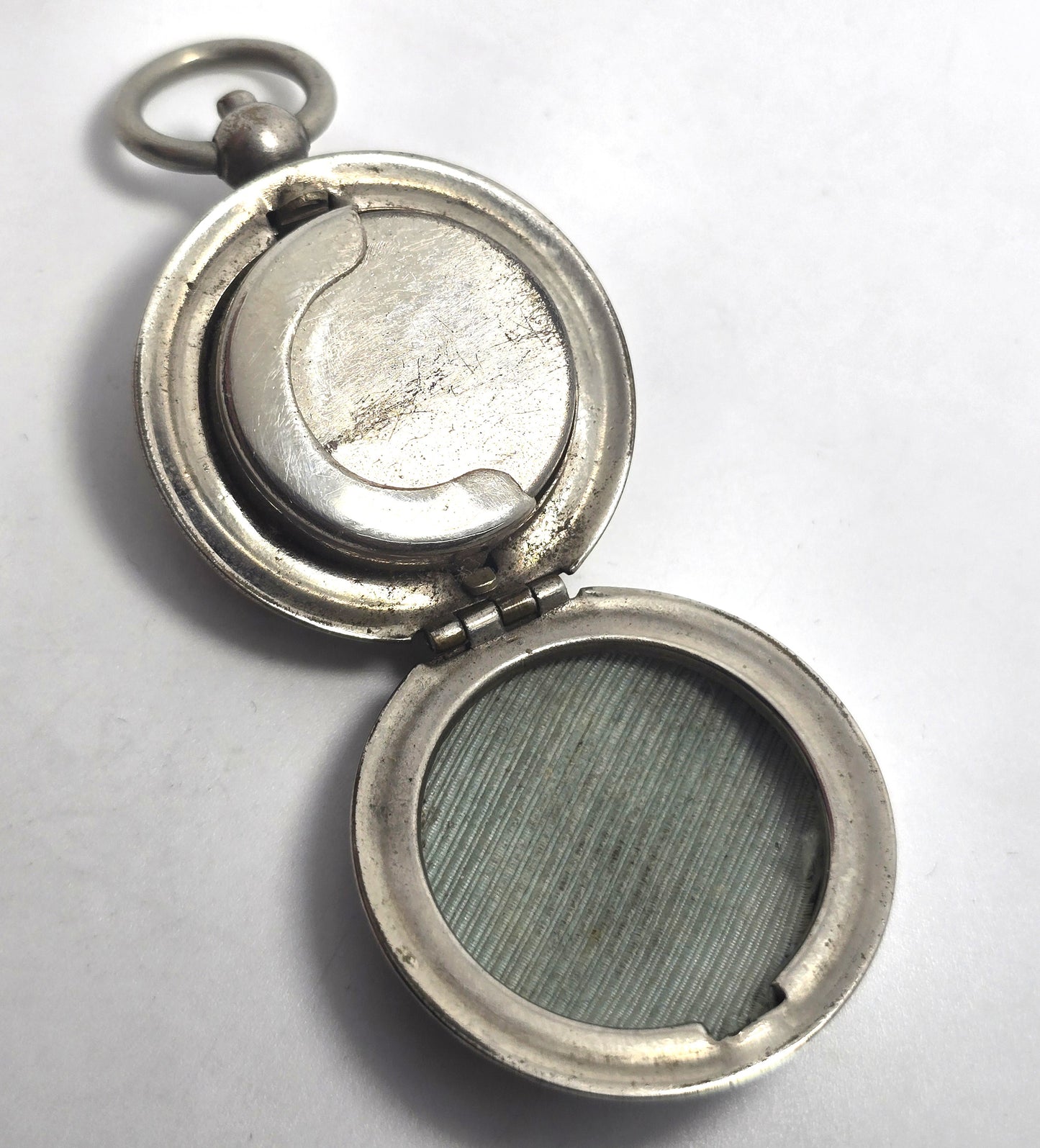 Silver plated antique 19th century portable Sovereign box gold sovereign coins British