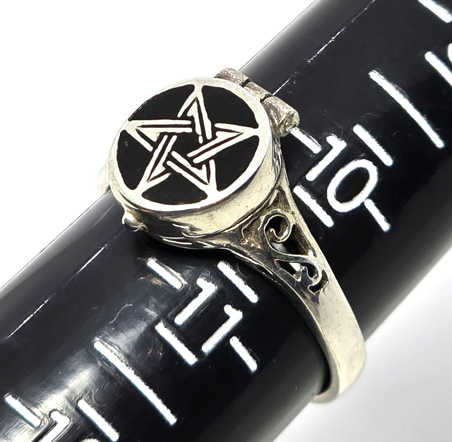 Pentacle star black poison ring retro sterling silver memento mori goth ring size 10.5