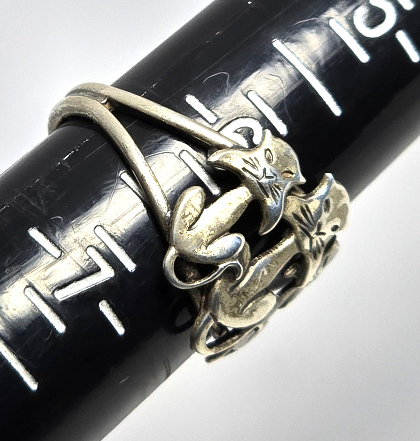 Triple Kitty hanging Cat feline figural Beau sterling silver vintage ring size 6.5