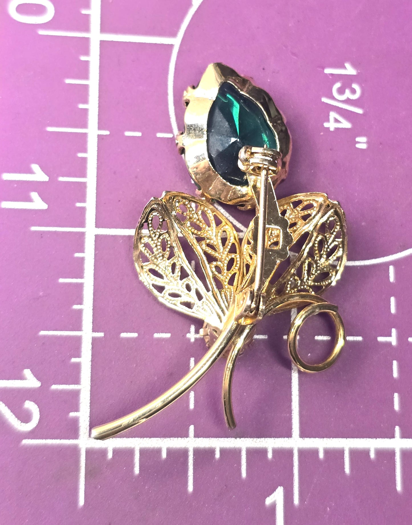 Unsigned Schreiner Green pear cut large MCM vintage rhinestone brooch