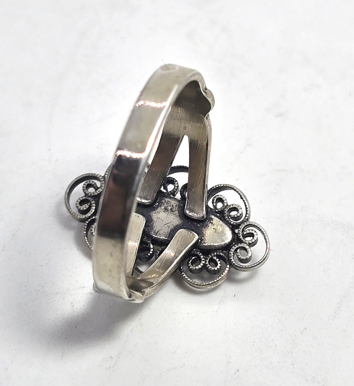 Wheeler Manufacturing Mother of Pearl Native American sterling silver ring size 5.5