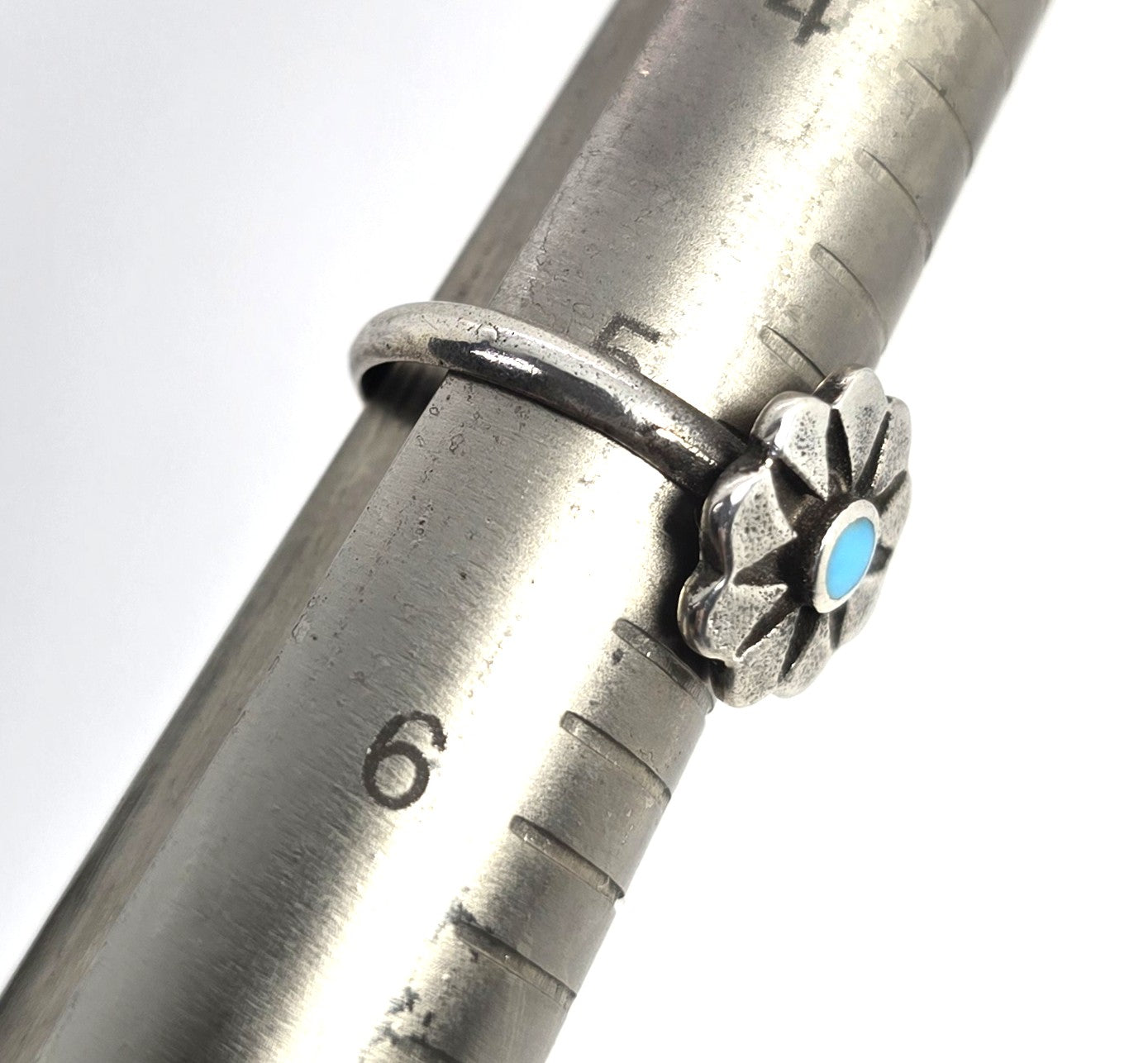 Southwestern turquoise flower Sterling Silver vintage petite ring Size 5