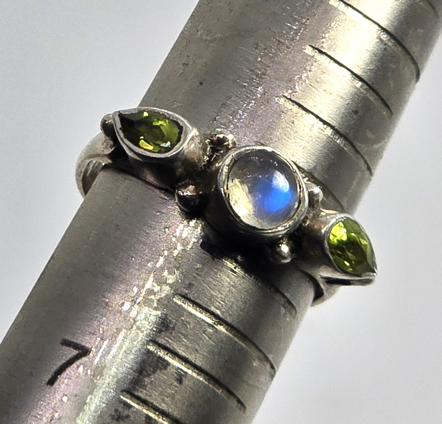 Flashy Blue Moonstone peridot tribal Bali stacker sterling silver ring size 6
