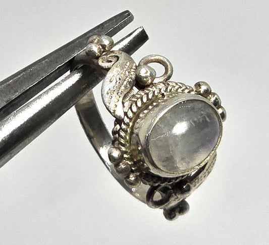 Flashy Blue Moonstone tribal Bali Balinese vintage sterling silver ring size 6.5
