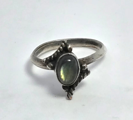 Labradorite small flashy blue sterling silver Bali tribal vintage ring size 6.5