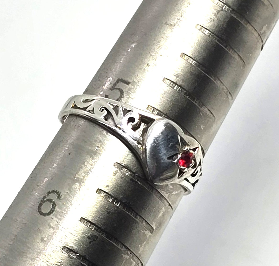 Heart filigree red Cubic Zirconia sterling silver promise ring band size 5