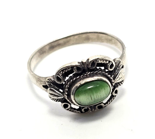 Green Cat's eye tourmaline gemstone vintage sterling silver ring size 8.5