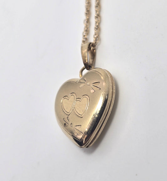 Krementz 14k gold filled etched heart photo locket necklace set