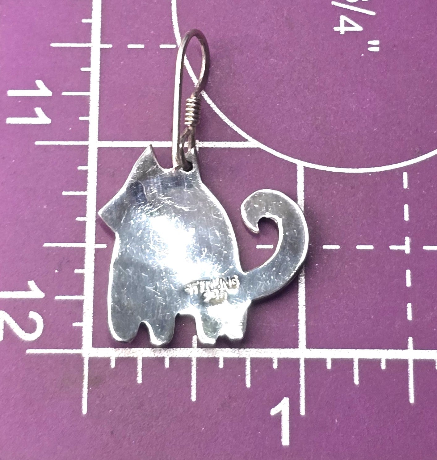 The Great Gus banded kitty cat feline sterling silver vintage earrings