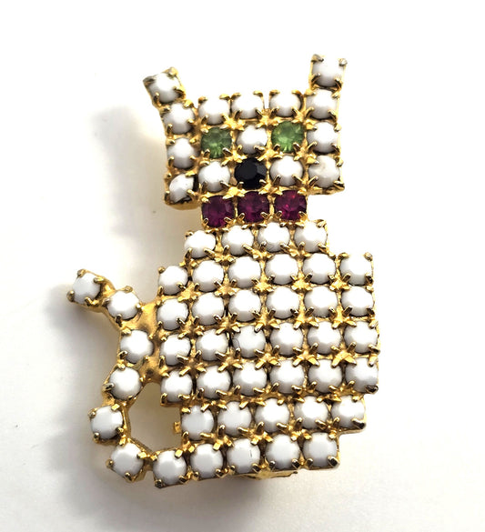 Dorothy Bauer White milk glass kitty cat Green uranium glass eyes vintage brooch