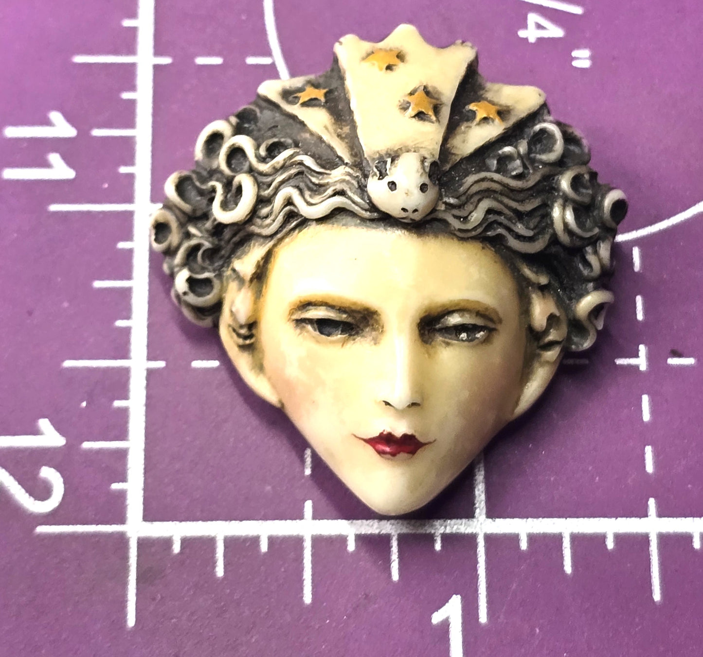 Raven Studios Sylvia Massey Mouse & Moons Hand Painted Sculpted Face Brooch 55/400