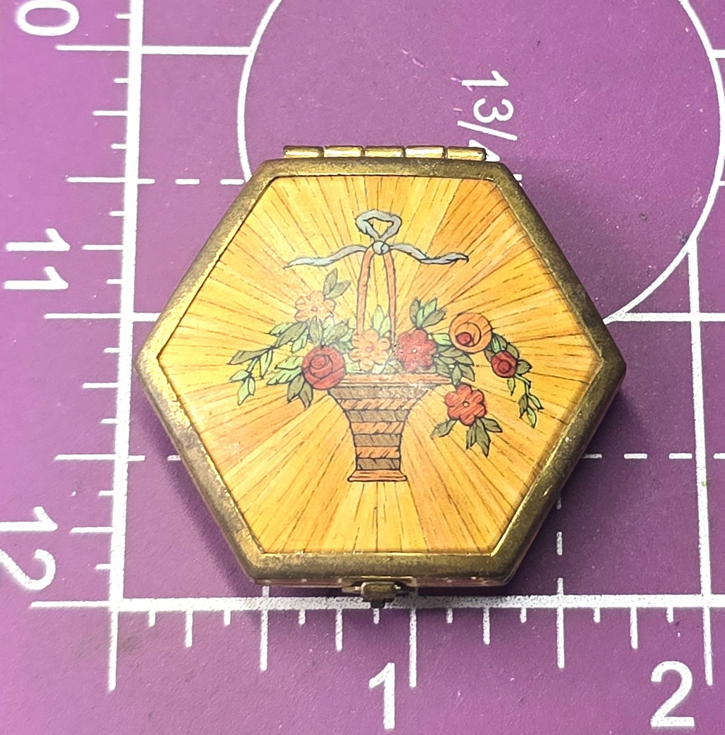 Art Deco Houbigant Ladies Pressed Powder Compact Flower Basket Signed