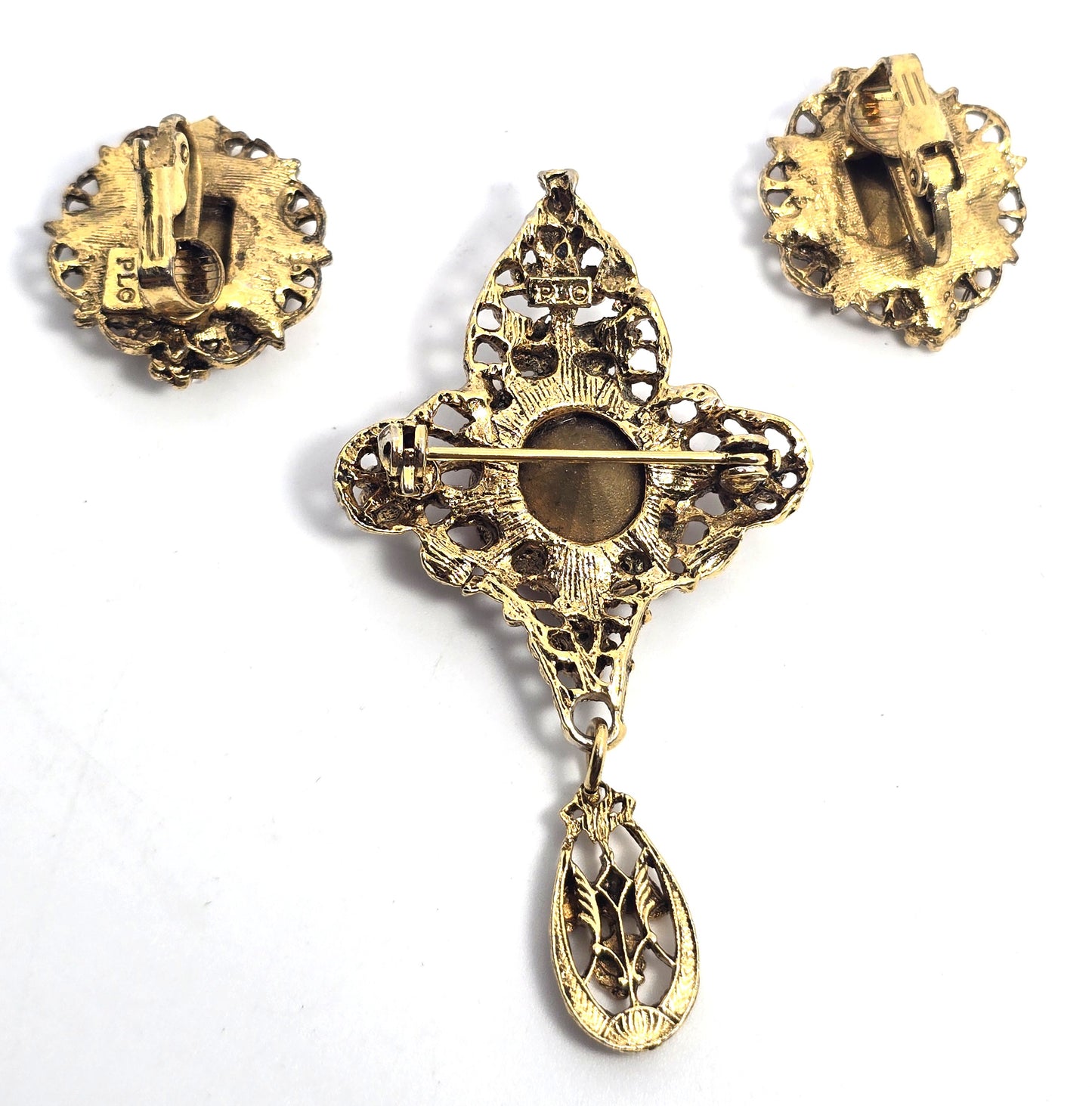 PL Pink rhinestone white enamel gold toned brooch and clip on earrings set