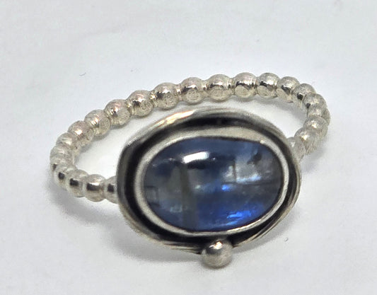 Labradorite flashy blue sterling silver ball band Bali tribal vintage ring size 7