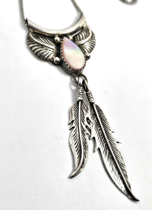 Eddie Secatero Navajo Pink Slipper Shell sterling silver feather vintage necklace