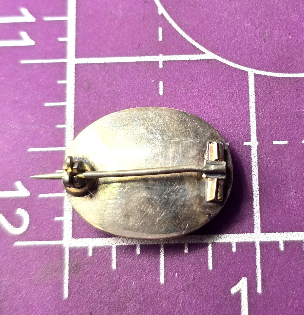 10k gold Antique Victorian mourning memento mori brooch empty can be filled