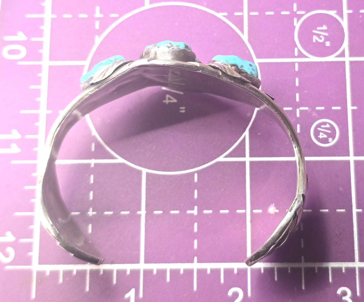 Navajo Artisan handcrafted turquoise nugget NA sterling silver vintage cuff bracelet