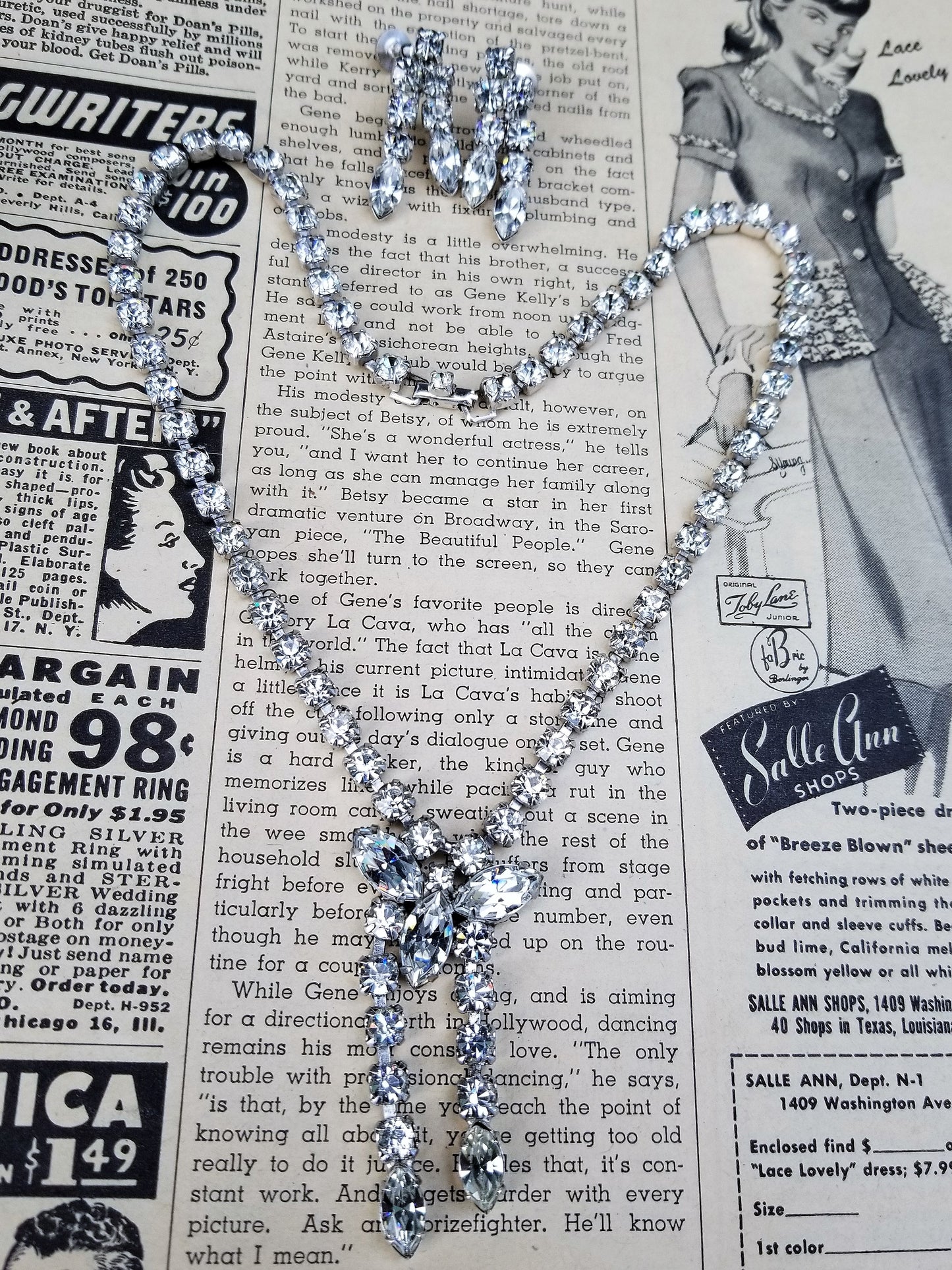 Stunning marquis clear rhinestone demi parure vintage necklace and screw back earrings set
