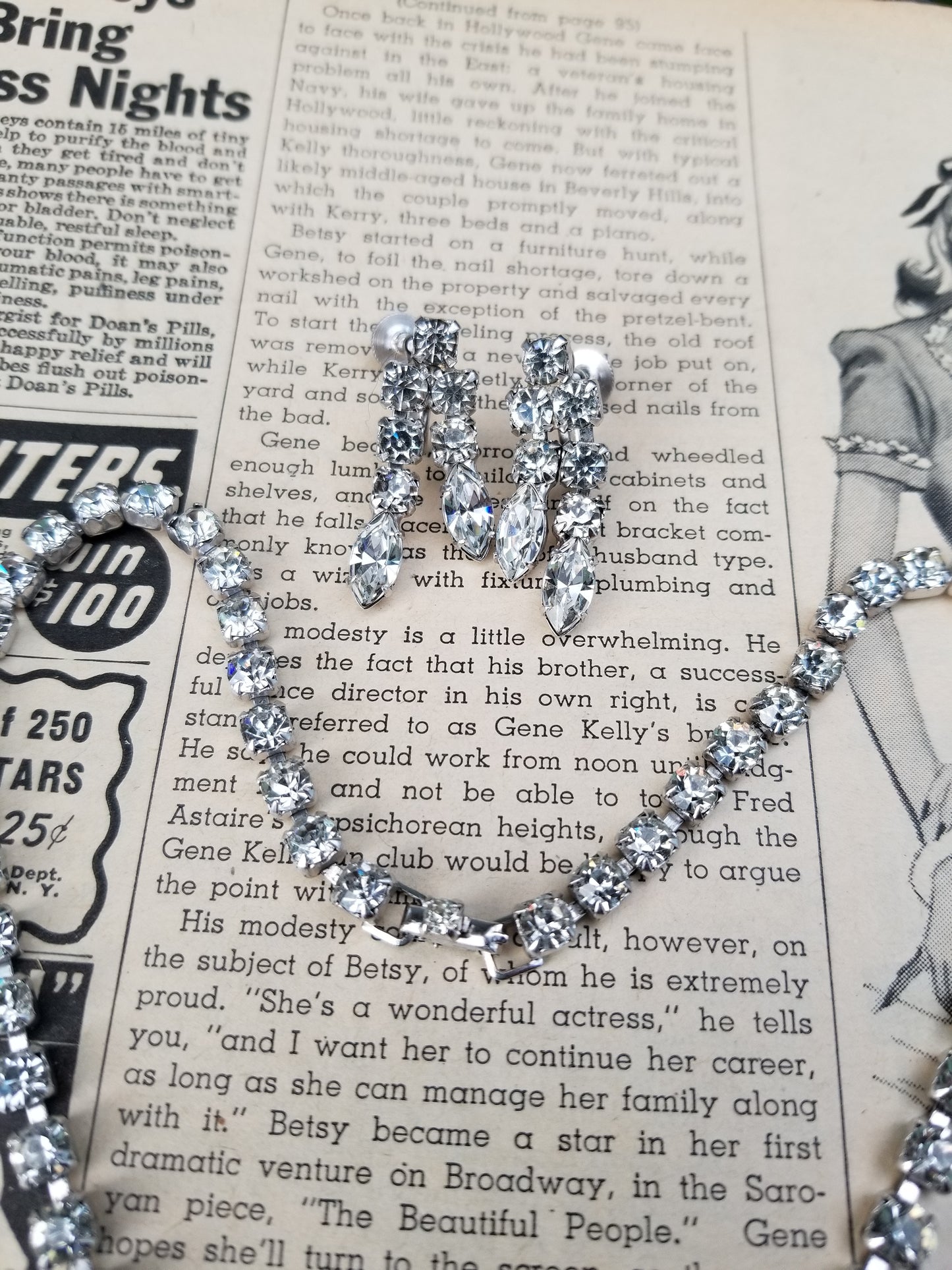 Stunning marquis clear rhinestone demi parure vintage necklace and screw back earrings set