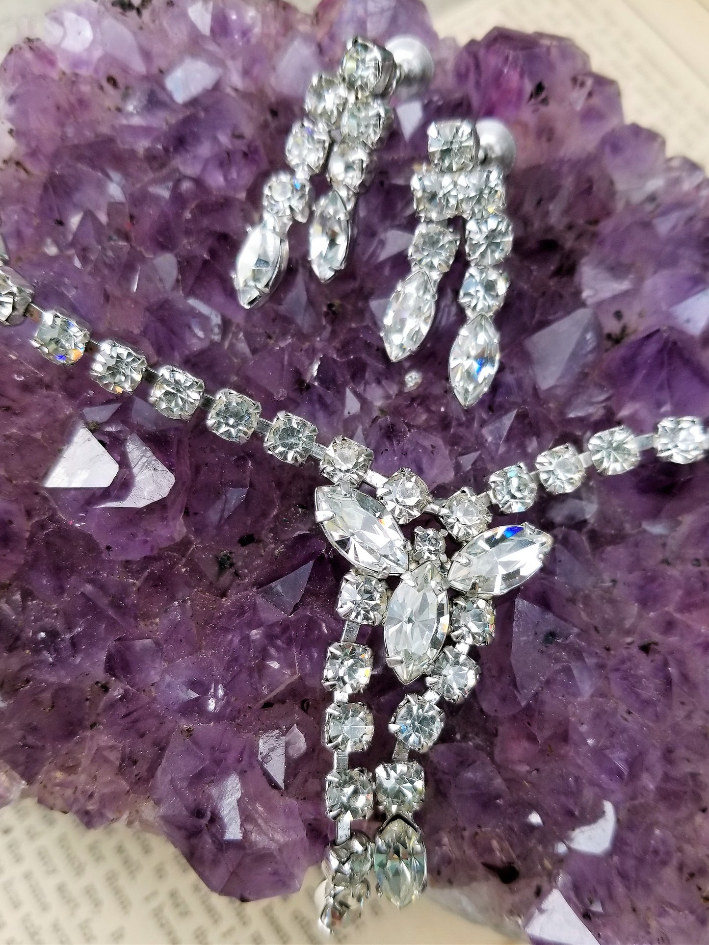 Stunning marquis clear rhinestone demi parure vintage necklace and screw back earrings set