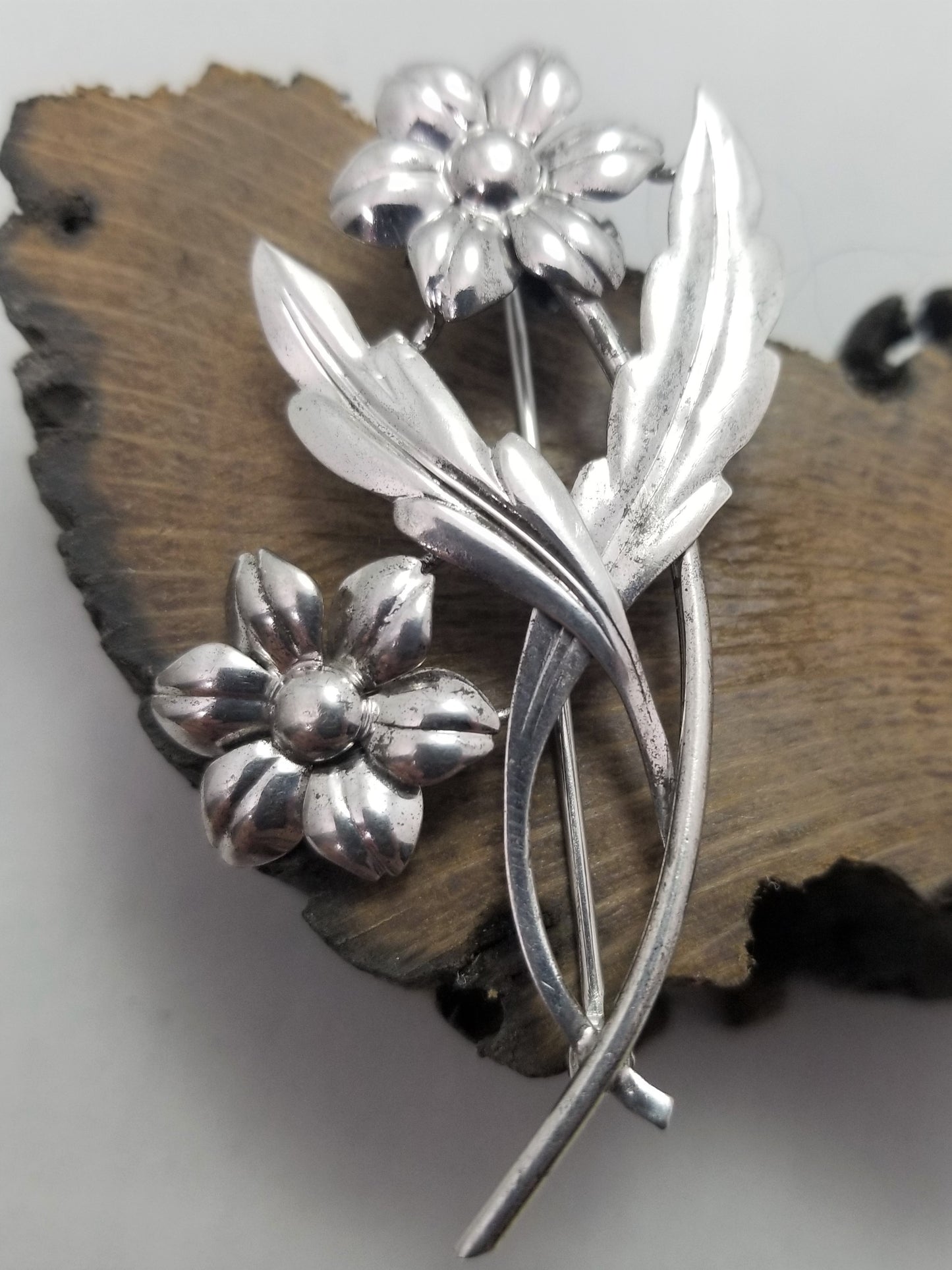Mid Century WRE W.E. Richards sterling silver flower vintage daisy flower brooch