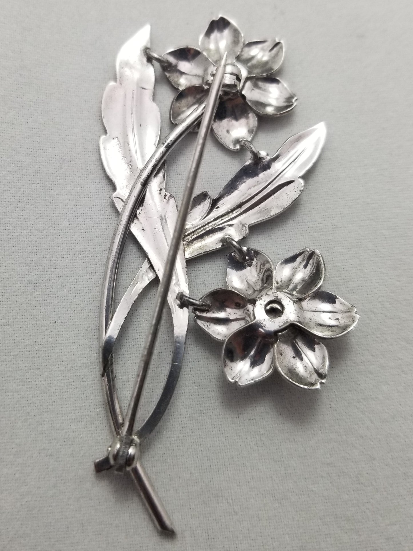 Mid Century WRE W.E. Richards sterling silver flower vintage daisy flower brooch