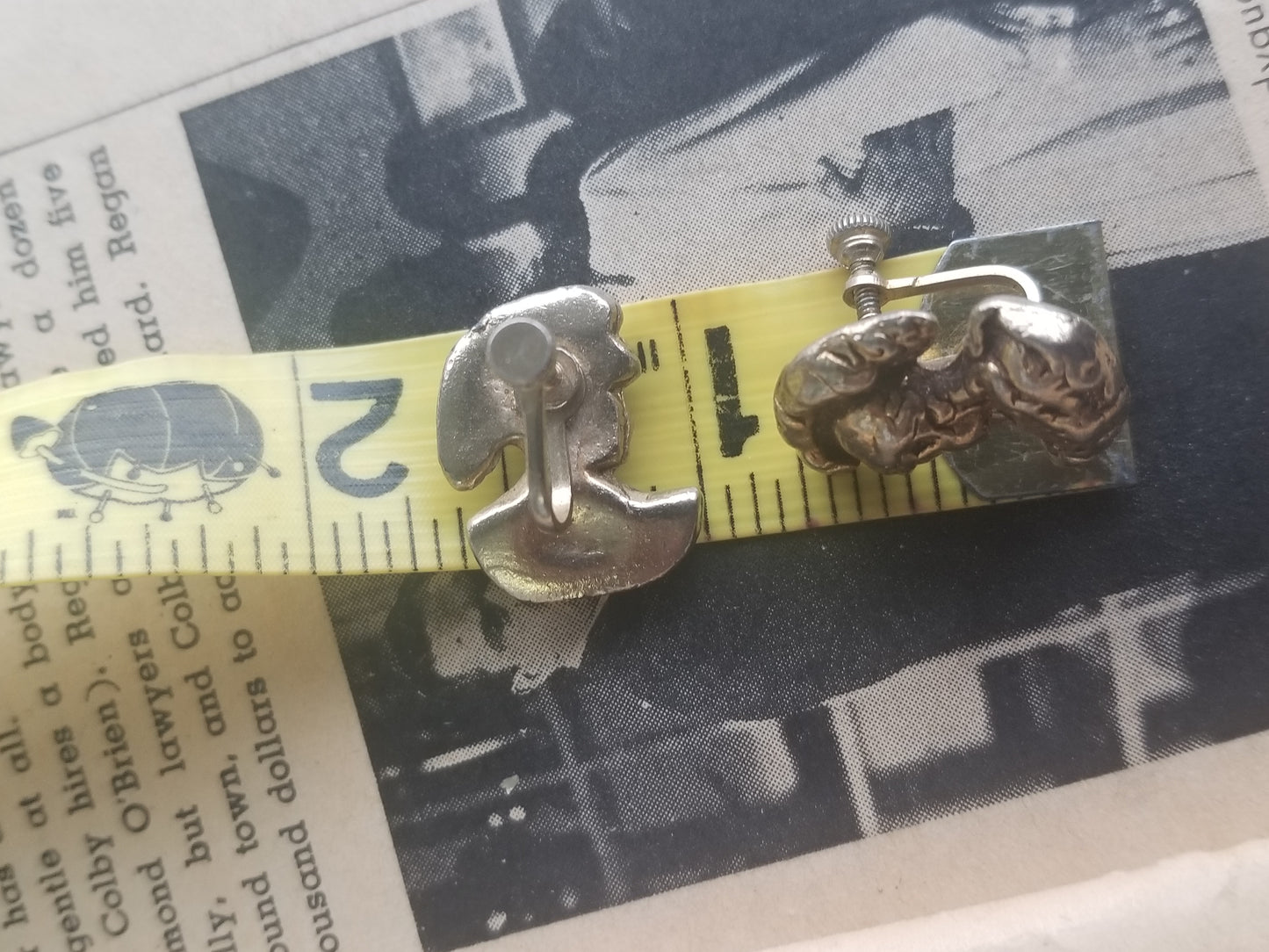 Vintage Heraldic Roman soldier gold toned screw back earrings