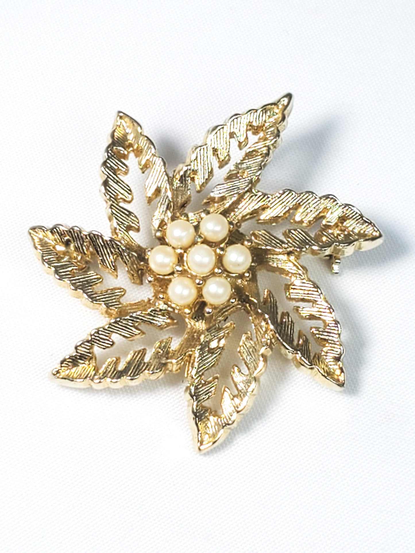 Vintage snowflake style leaf brooch with faux pearl flower accent pin