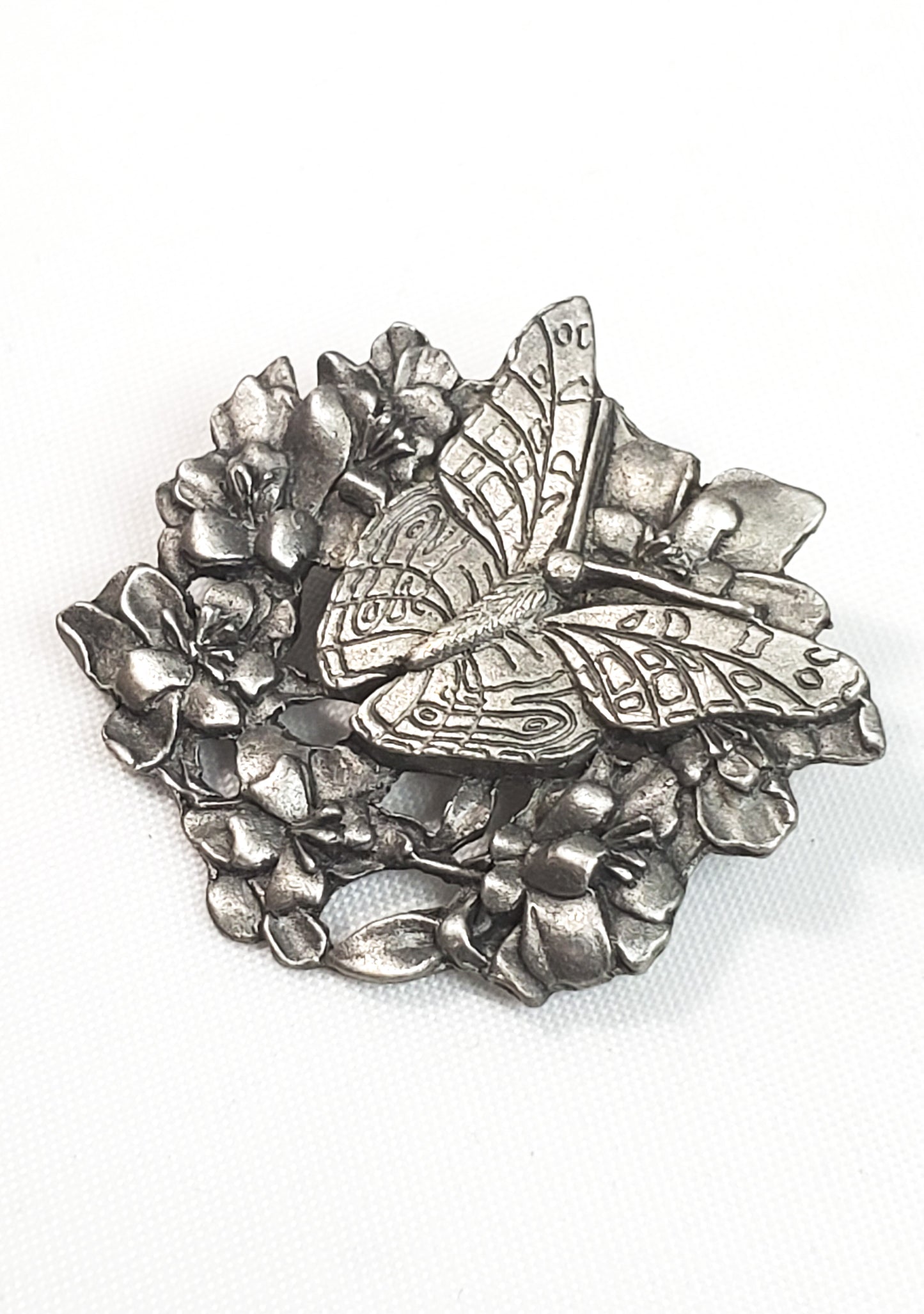Vintage Birds and Blooms butterfly in flowers brooch pin 1998