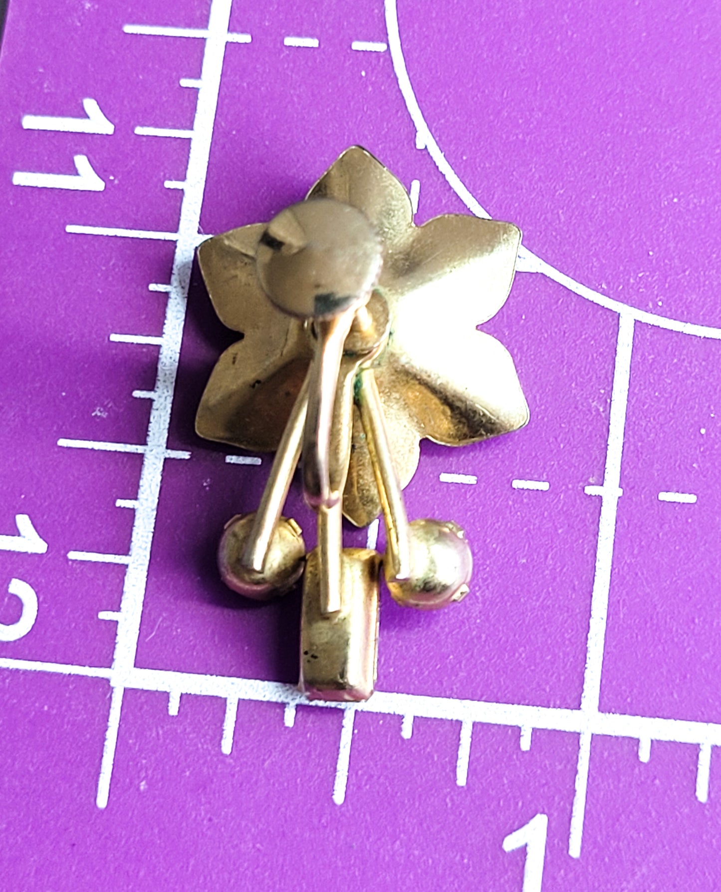 Happy flower Gold Filled and clear rhinestone vintage screw earrings
