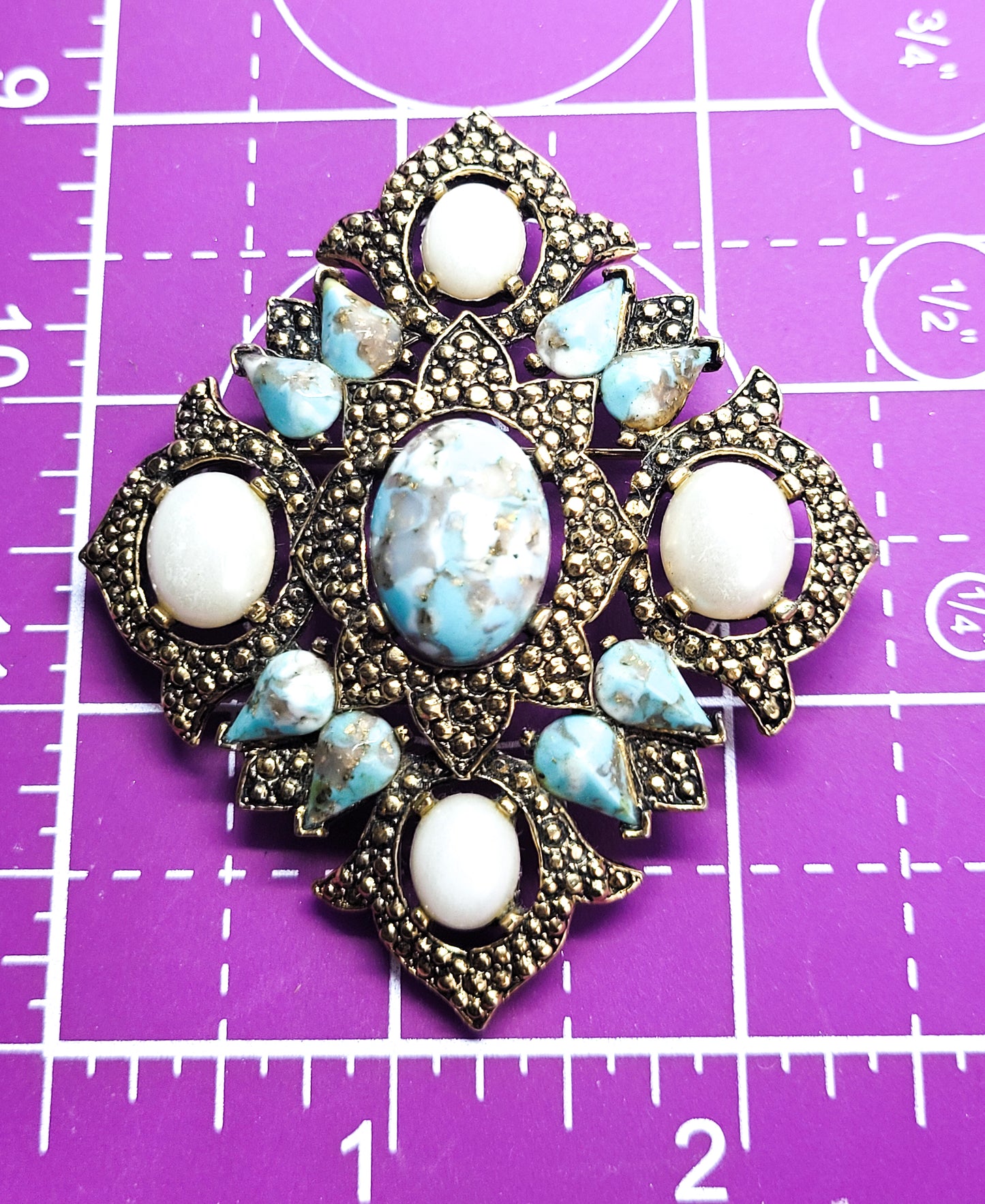 Sarah Coventry 1968 remembrance collection blue glass vintage brooch