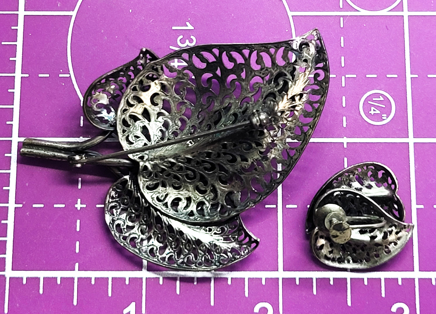 Antique lace leaf turquois glass silver plated vintage brooch and earrings set