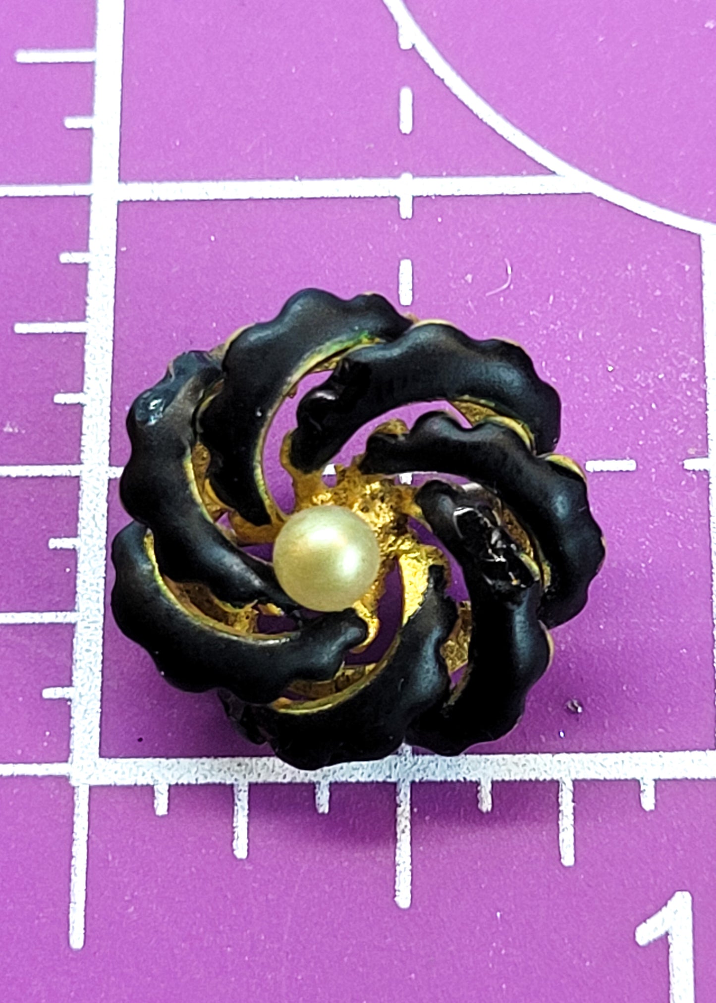 Victorian Jet black glass Momento Mori love knot faux pearl antique brooch pin