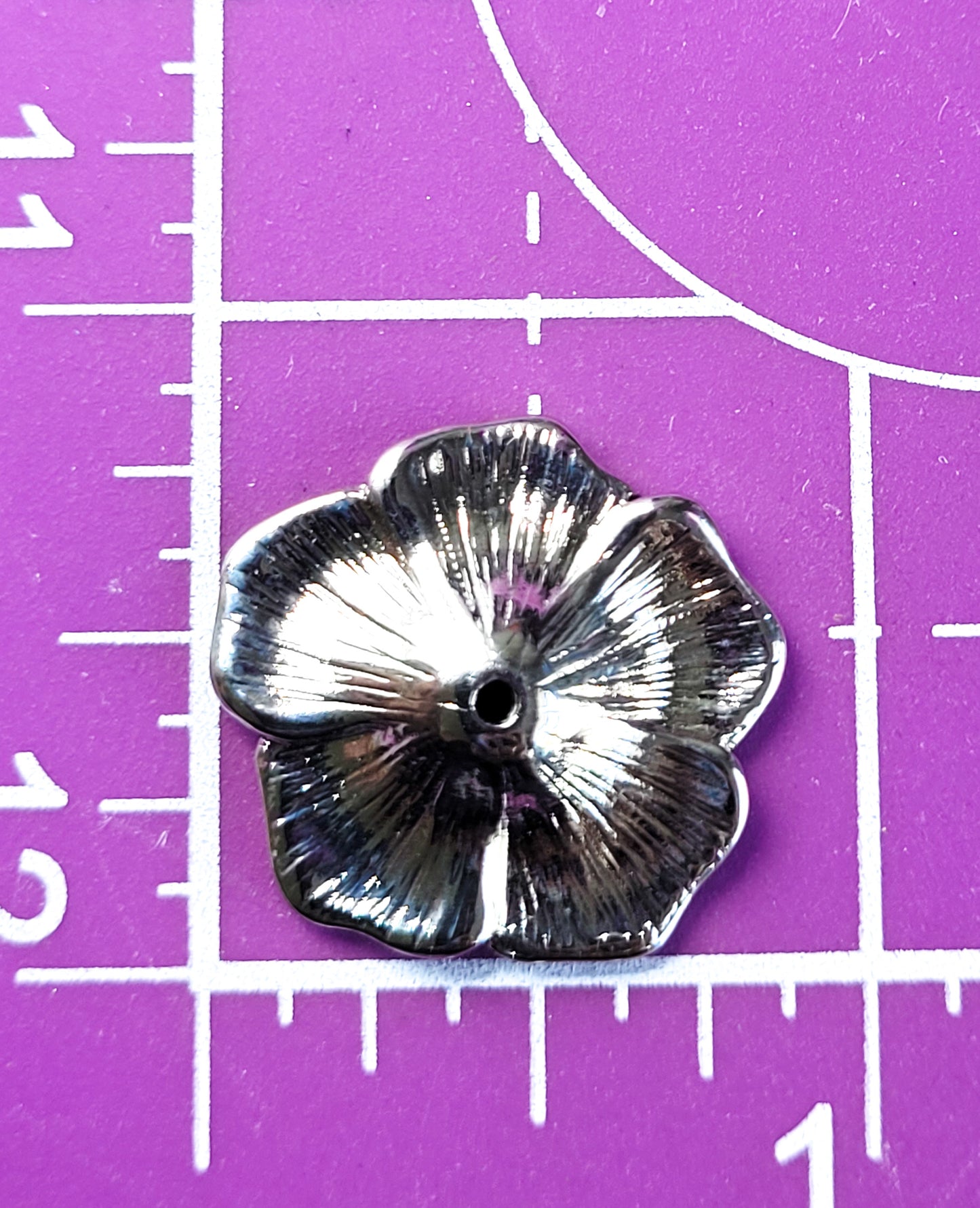 Premier Designs carded NWT Cute as a button changeable flower earrings #30887