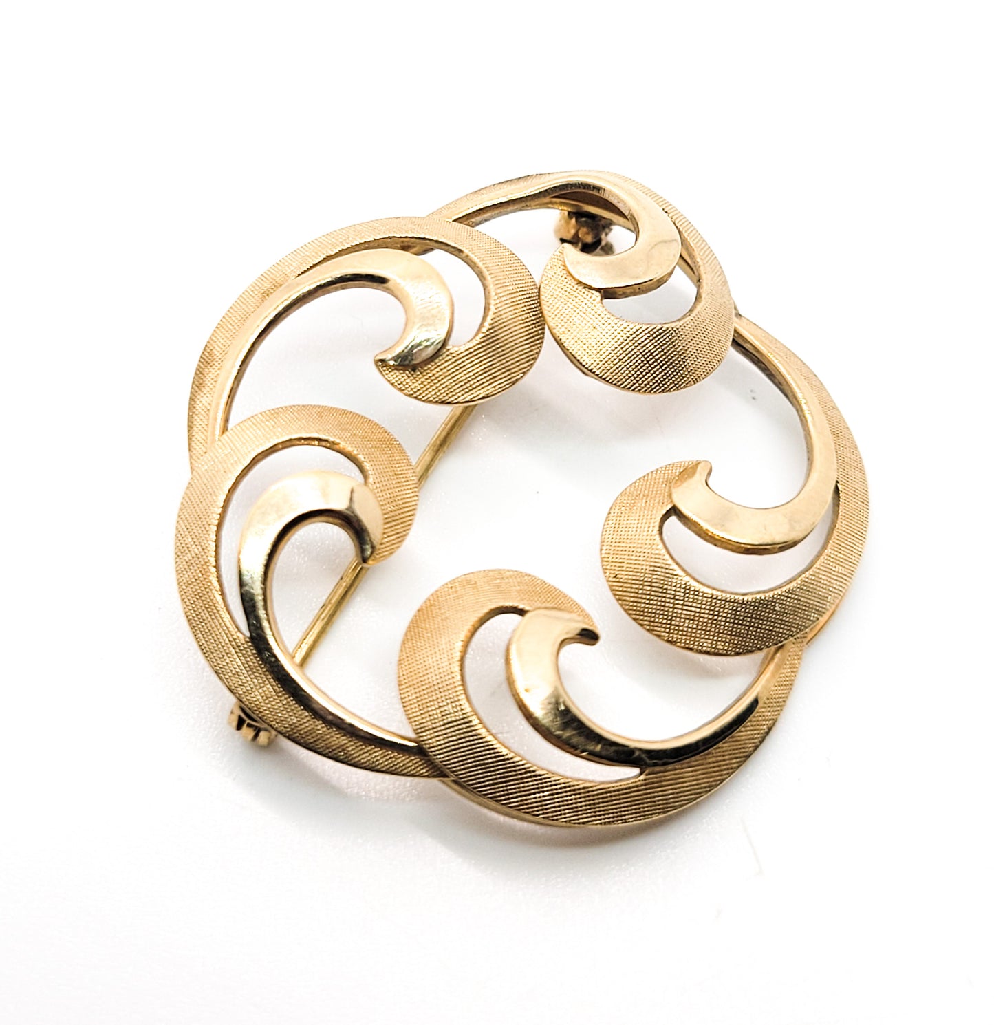 A and Z chain company vintage signed open work 12kt gold filled retro brooch