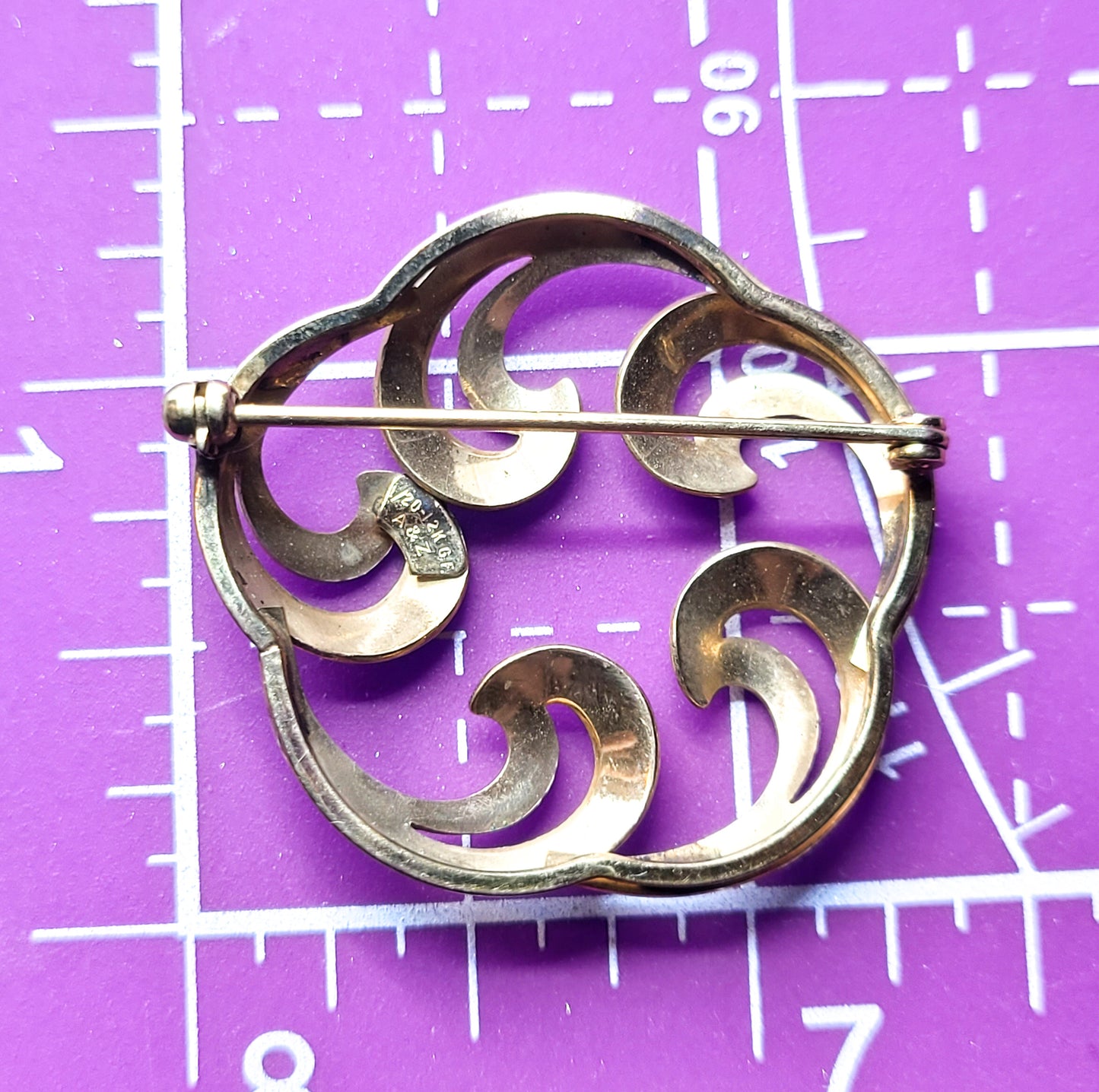 A and Z chain company vintage signed open work 12kt gold filled retro brooch