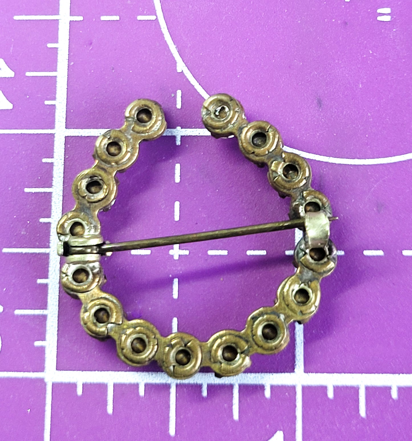 Victorian Antique Clear rhinestone lucky horseshoe C clasp prong set brooch pin