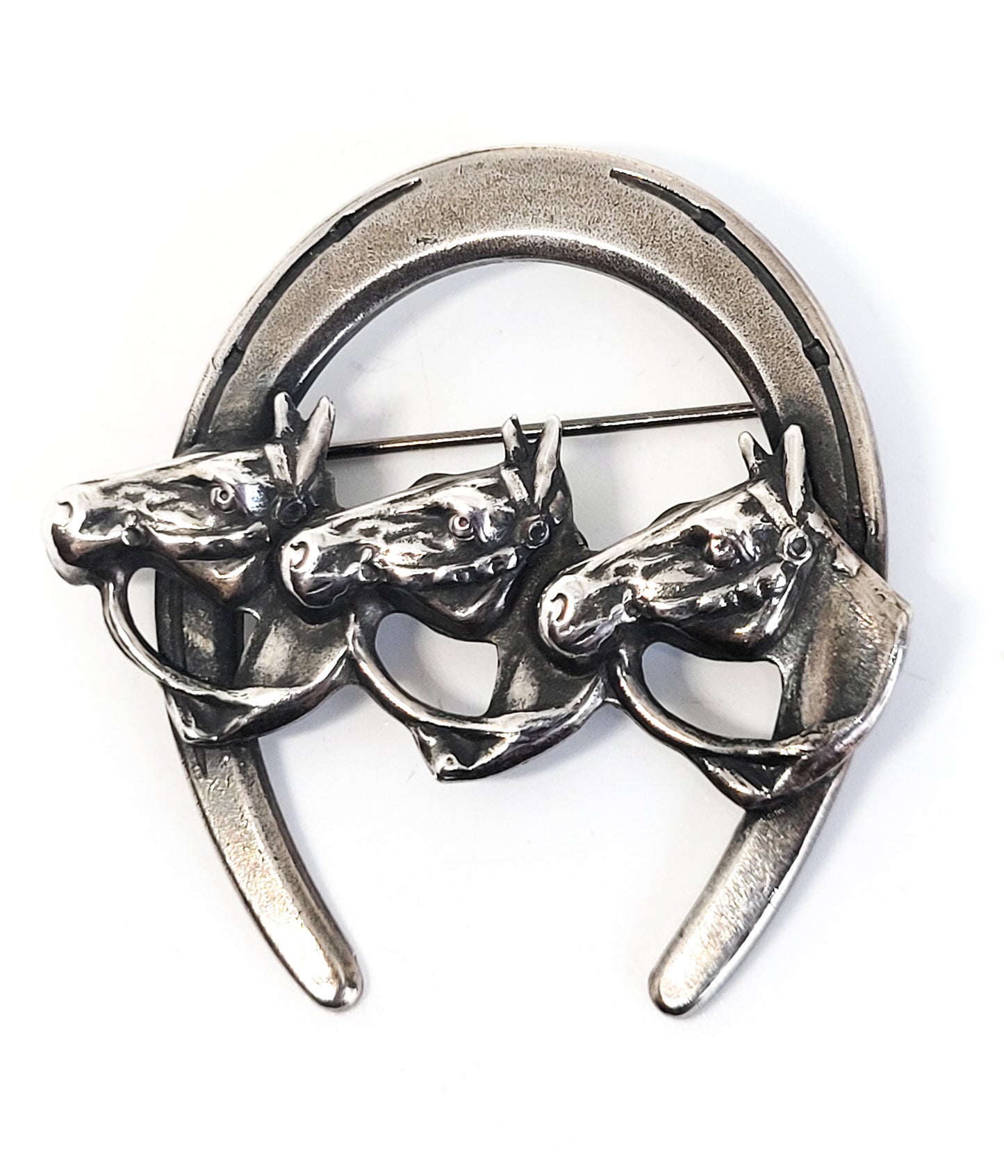 Equestrian triple horse bridle silver toned vintage horseshoe brooch pin