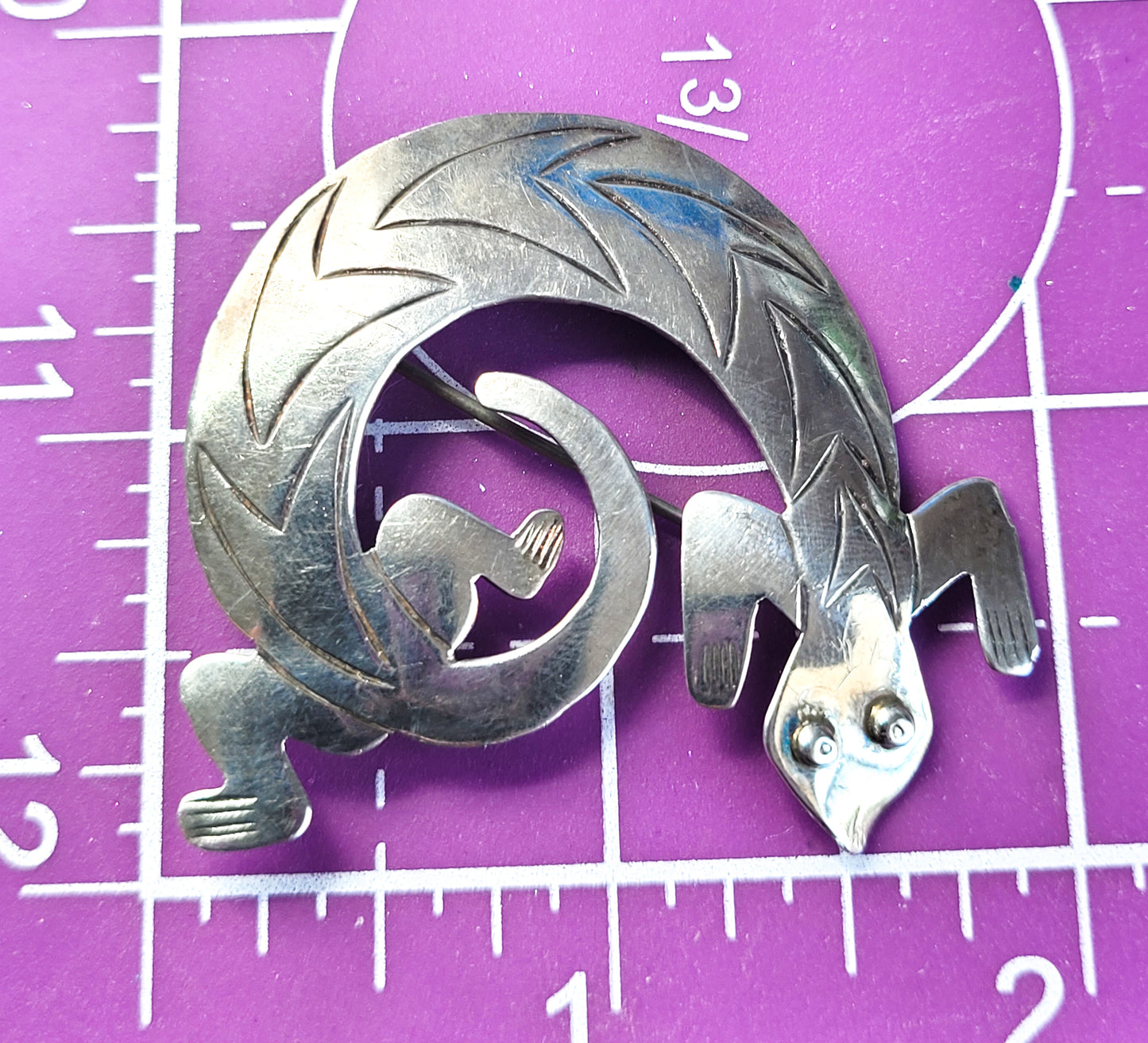 Lizard etched figural sterling silver artisan reptile vintage brooch