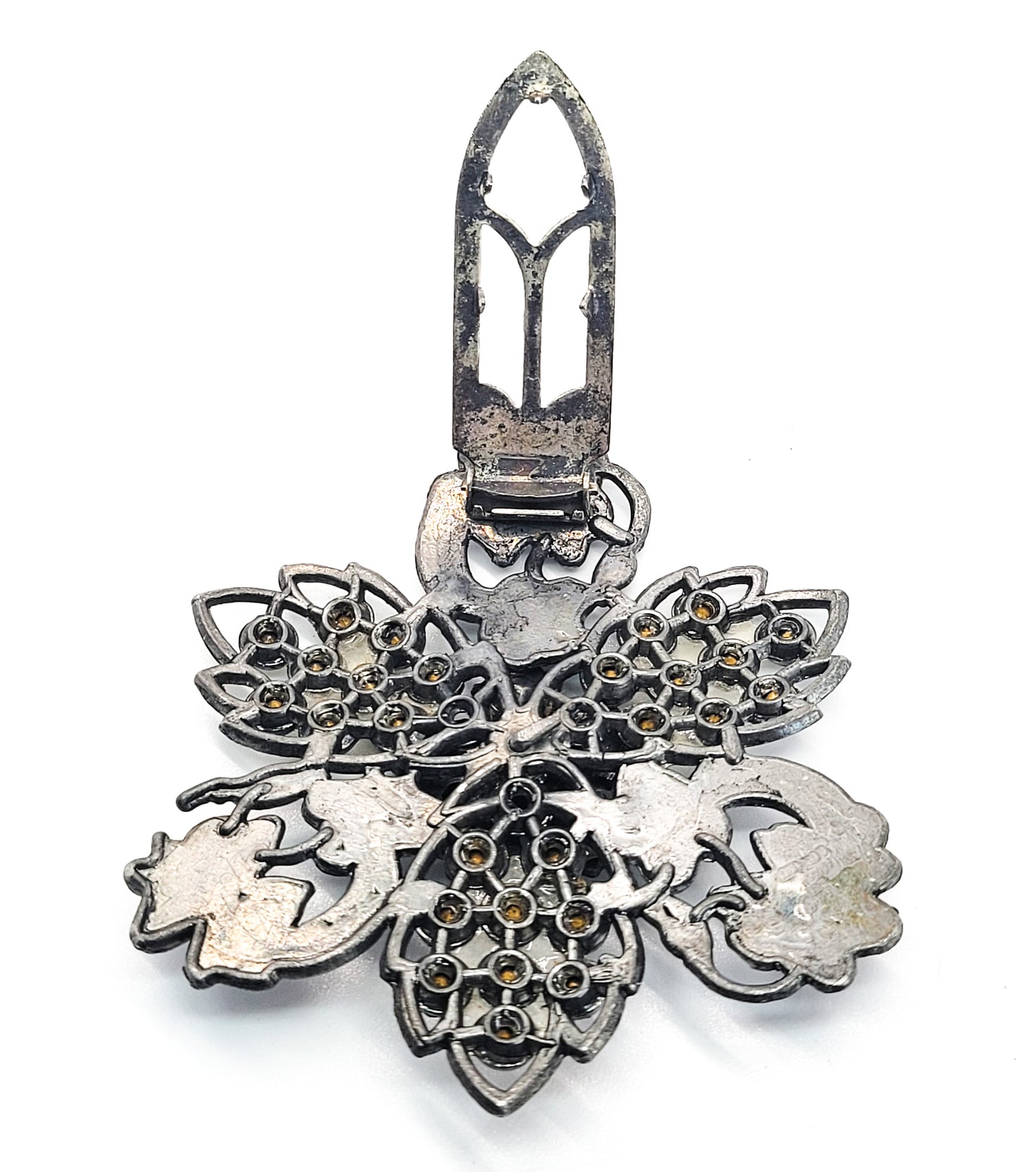 Pot Metal vintage silver toned clear rhinestone vintage fur clip