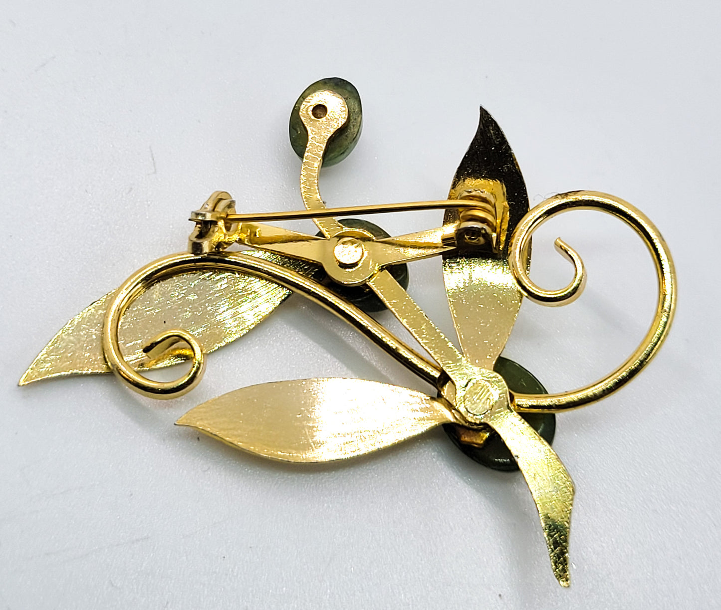 Jade glass vintage gold toned leave mid century brooch