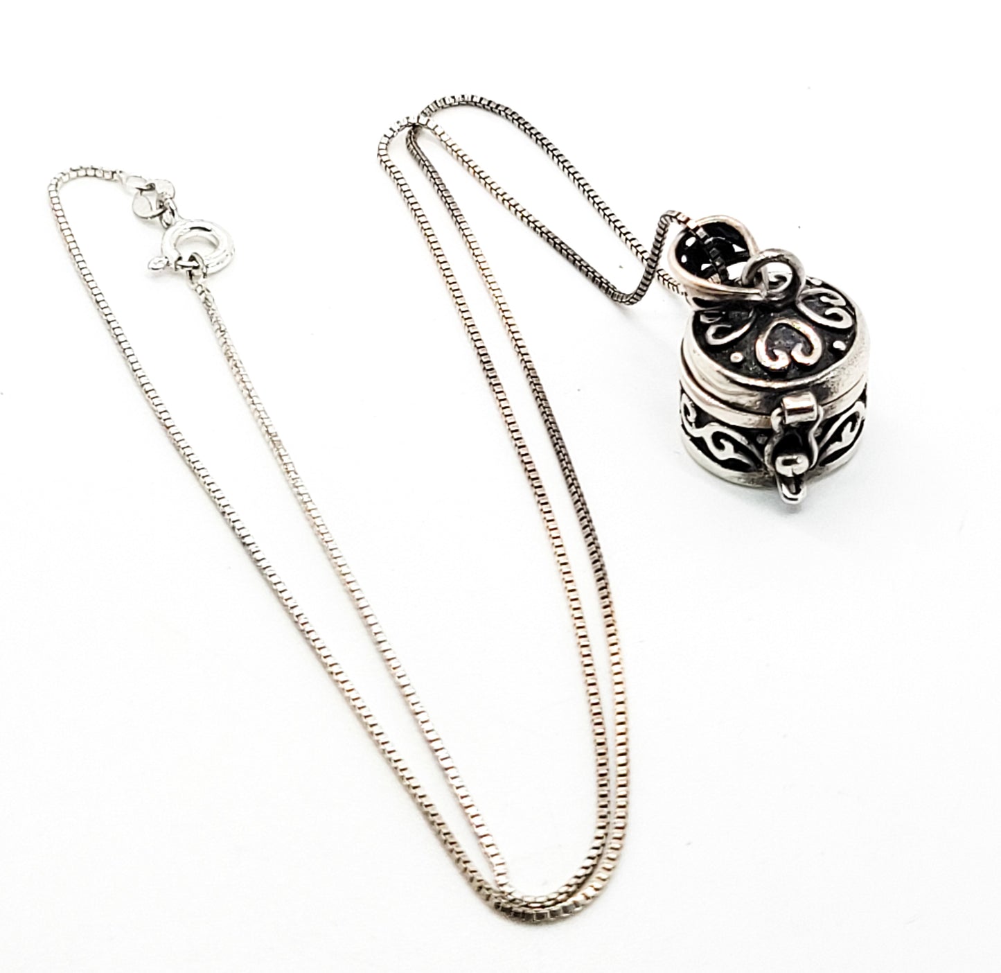 Heart filigree tribal balinese open hinged sterling silver round prayer box necklace